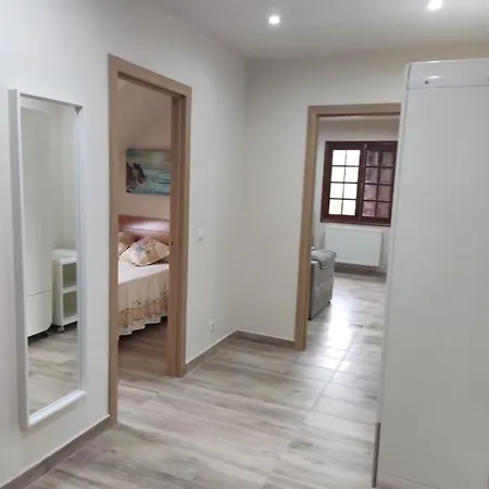 Casa Da Escuela Caldas De Reis