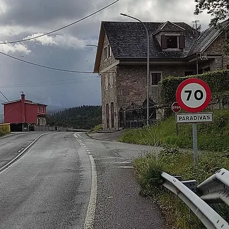 Casa Da Escuela Caldas De Reis